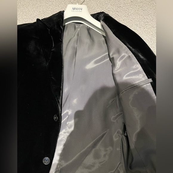 Armani Velvet Sports Coat - Picture 3 of 4